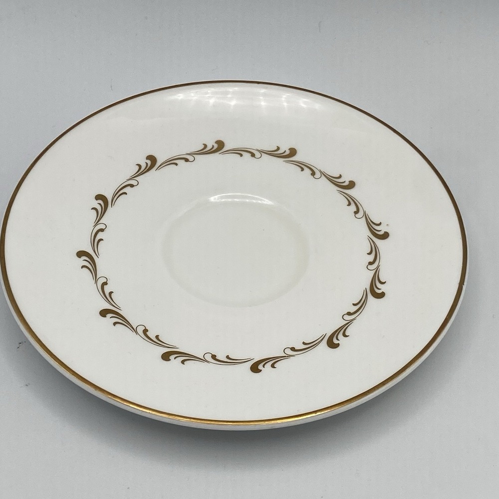 Royal Doulton Rondo Cream Soup Bowl (s) w/ saucer White Gold Vintage Cottagecore - Picture 3 of 4